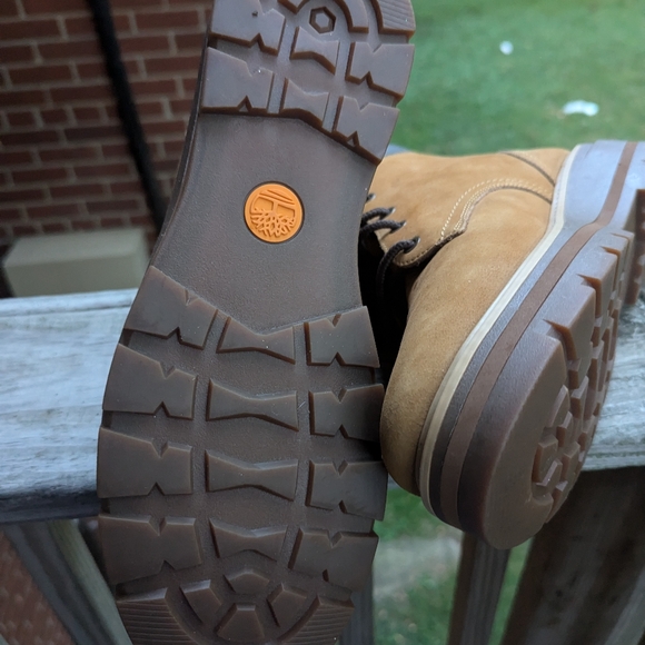 Timberland Boots - Picture 5 of 9